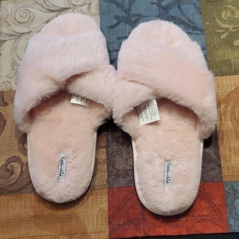 Splendid Slippers Size M/L